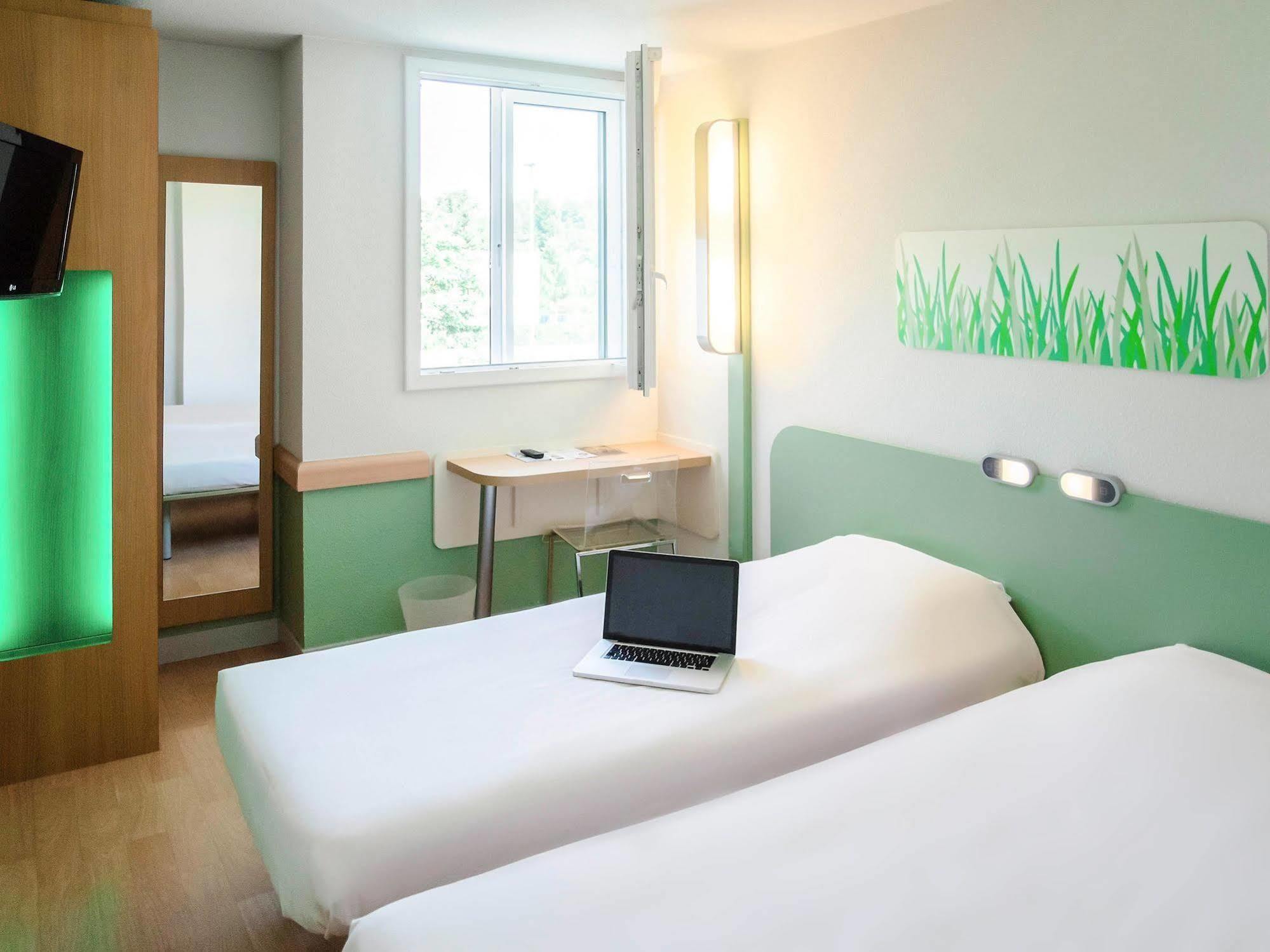 Ibis Budget Aeroport Le Bourget Garonor Le Blanc-Mesnil Exterior foto