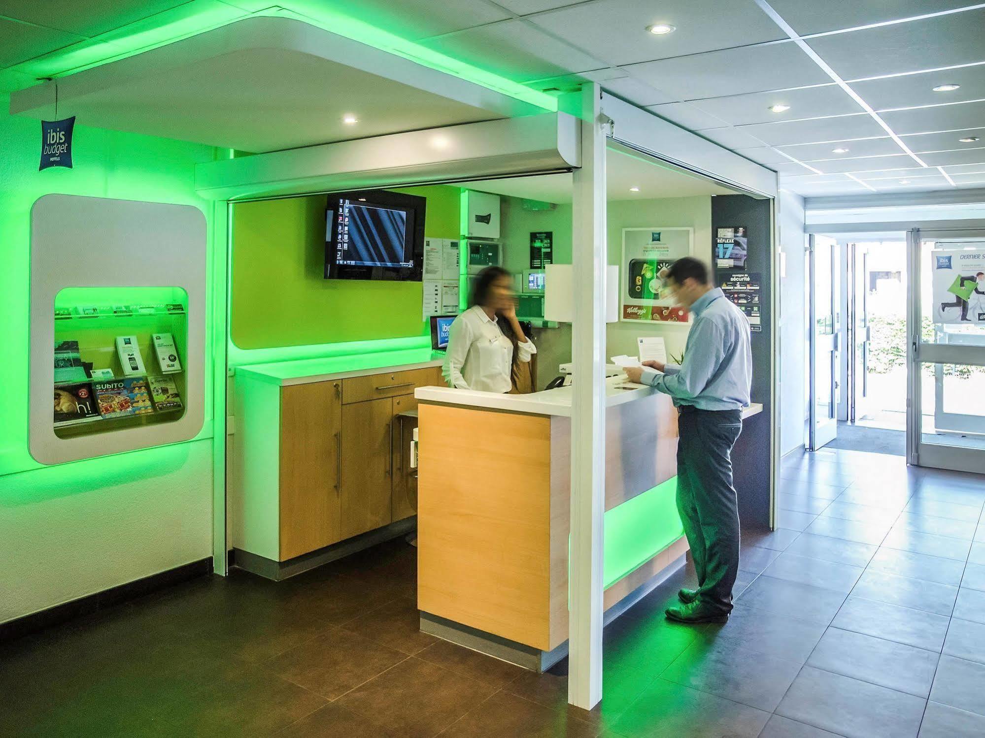 Ibis Budget Aeroport Le Bourget Garonor Le Blanc-Mesnil Exterior foto