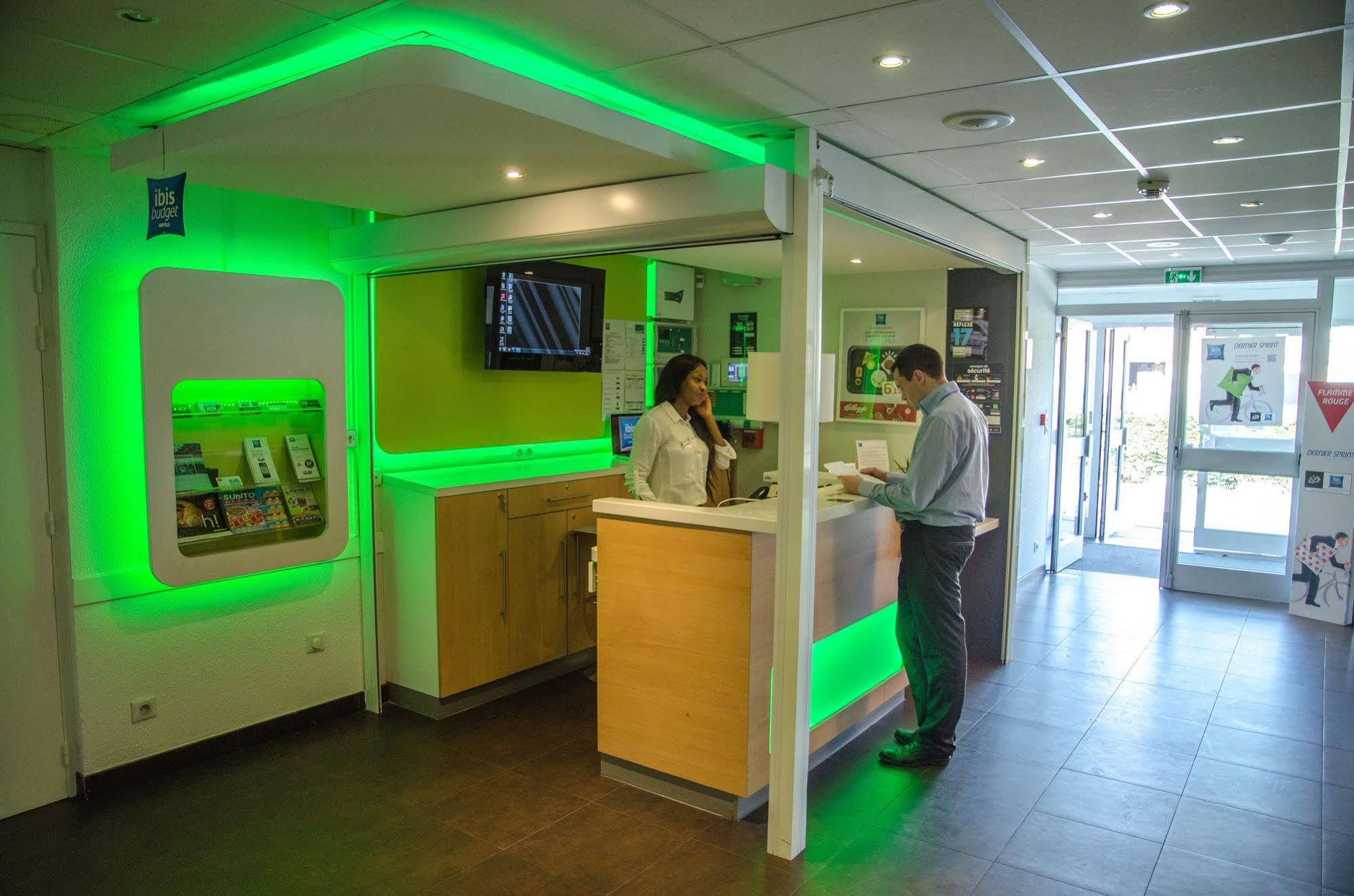 Ibis Budget Aeroport Le Bourget Garonor Le Blanc-Mesnil Exterior foto
